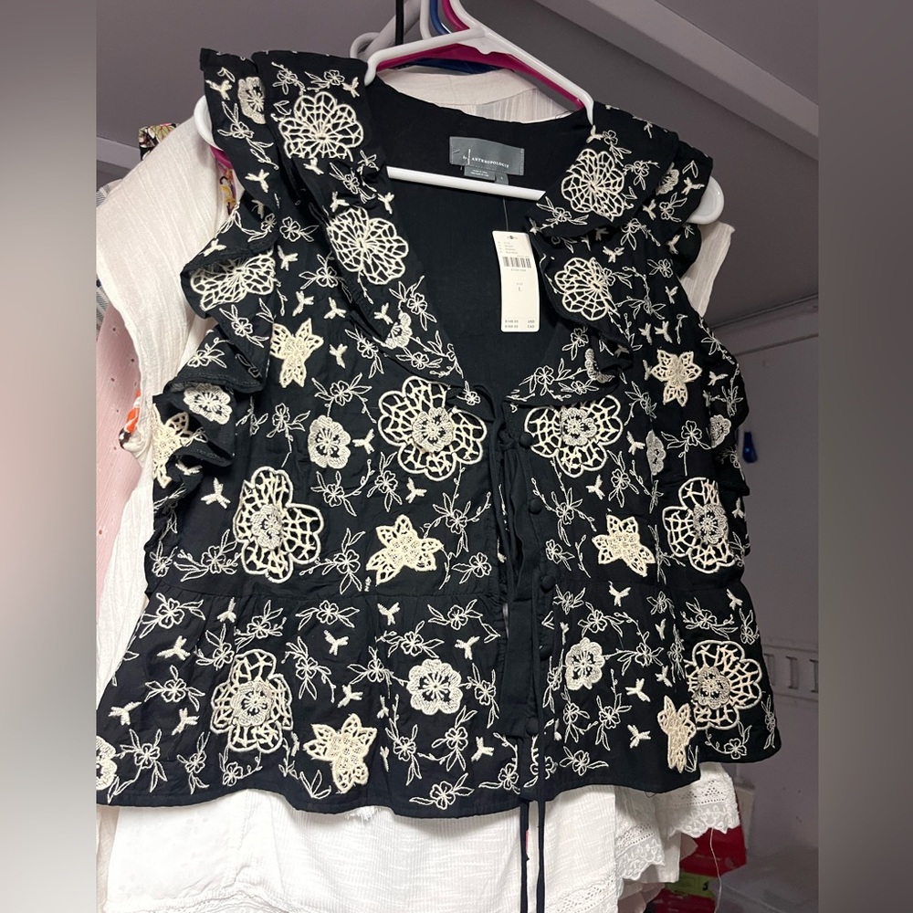 Black and white lace sleeveless top